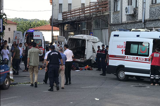 В Турции 11 нелегальных мигрантов погибли в ДТП с фургоном