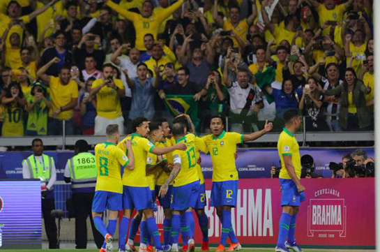 Бразилия вышла в финал Кубка Америки впервые за 12 лет