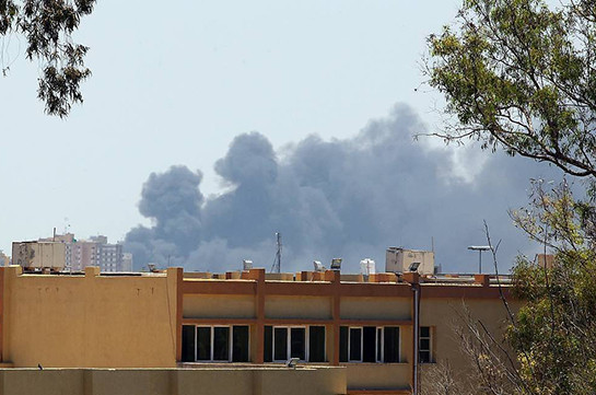 При авиаударе по центру содержания мигрантов близ Триполи погибли 40 человек