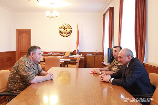Бако Саакян обсудил с начальником Генштаба ВС Армении вопросы армейского строительства