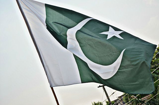 В Пакистане в результате крушения парома погибли восемь человек