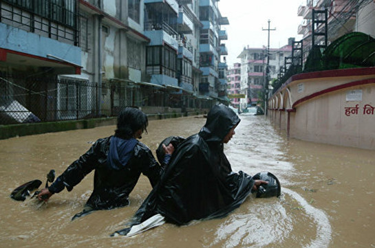 Число жертв наводнений и оползней в Непале возросло до 78 человек