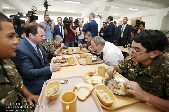 Еда очень высокого качества – Никол Пашинян остался доволен качеством питания военнослужащих (Видео)
