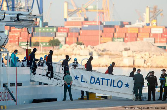 Более 700 нелегальных мигрантов прибыли к берегам Испании за неделю