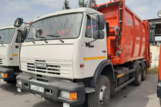 Проблема с вывозом мусора постепенно решится, еще два мусоровоза доставлены в Ереван