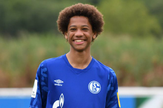 «Бавария» хочет подписать младшего брата Сане