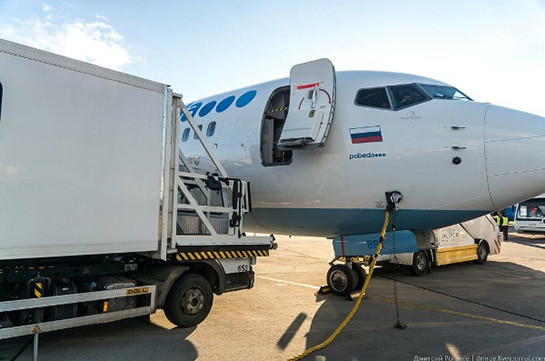 Недолив топлива это серьезная угроза: «Победа» ждет гарантий армянского аэропорта –Sputnik Армения