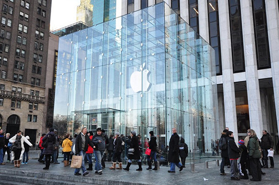 Пользователи подали в суд на Apple из-за возможной прослушки