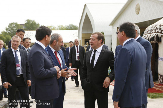 Armenian, Russian PMs confirm progress in relations between two countries