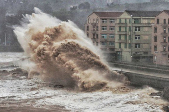 В Китае число жертв супертайфуна «Лекима» достигло 44