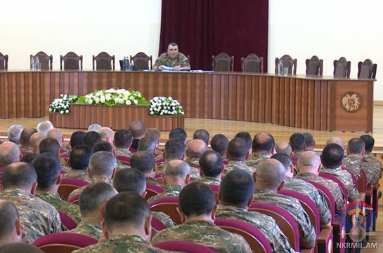 Состоялось служебное совещание под руководством командующего Армией обороны Карена Абраамяна