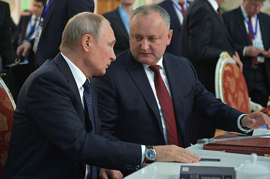 Додон хочет лично обсудить с Путиным поставки газа
