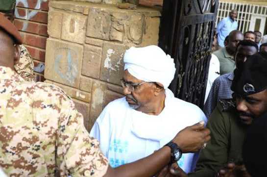 Sudan's ex-president 'got millions from Saudis'