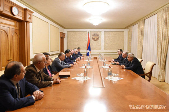 Бако Саакян принял делегацию Ереванского государственного медицинского университета