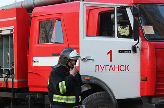 Сильный взрыв произошел возле автомобильного моста в Луганске