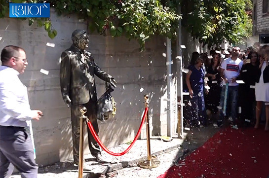 В Ереване открыли памятник Соросу (Видео)