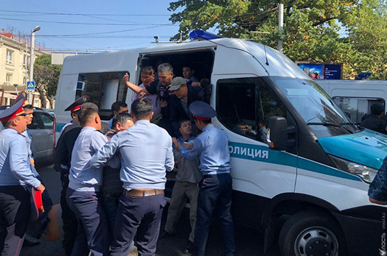 Ղազախստանում հանրահավաքների ժամանակ մոտ 100 մարդ է բերման ենթարկվել