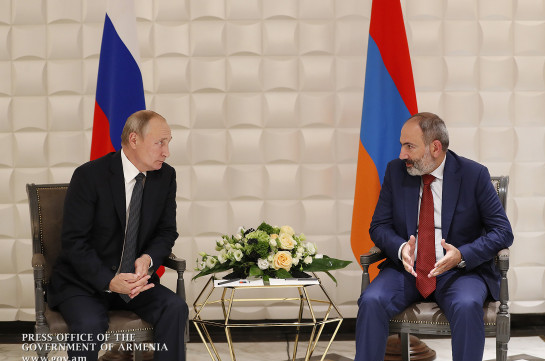 Russia’s president invites Armenia’s PM to Russia on official visit