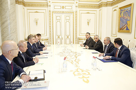 Armenia’s PM, Russian Railways company CEO discuss cooperation issues