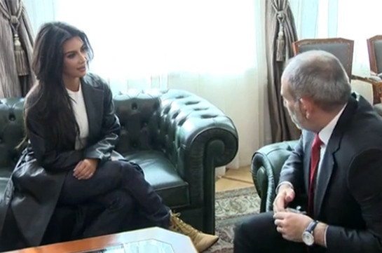 Никол Пашинян принял в правительстве Ким Кардашьян (Видео)