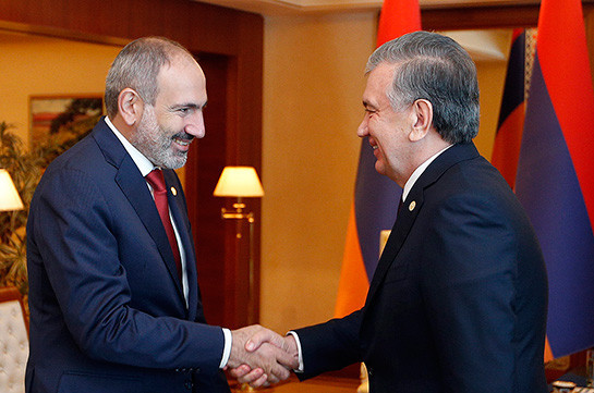 Премьер Армении встретился в Ашхабаде с президентом Узбекистана