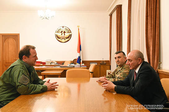 Armenia's DM, Artsakh president discuss army building issues