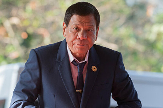 Президент Филиппин получил легкие травмы, упав с мотоцикла