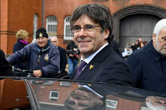 Бывший лидер Каталонии Карлес Пучдемон сдался властям Бельгии