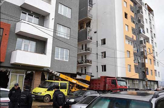 Взрыв произошел в жилом доме Тбилиси