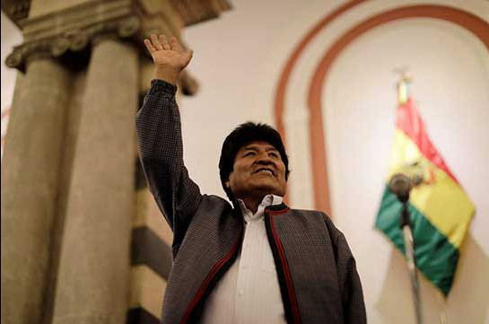 Моралес лидирует на выборах президента Боливии