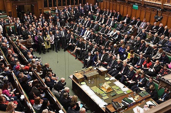 Британский парламент одобрил идею провести досрочные выборы 12 декабря