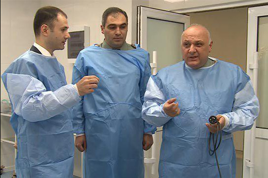 Grand Holding owner Karen Vardanyan donates 48 million AMD worth medical equipment to DM’s Central Clinical Hospital