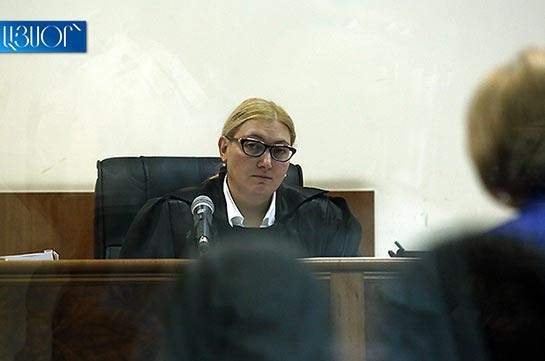 Прокуроры и представители правопреемников потерпевших требуют отклонить ходатайство об освобождении Роберта Кочаряна под залог