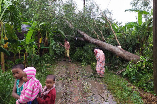 В Индии не менее десяти человек погибли из-за циклона. Фото