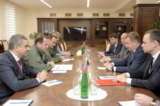 Министр обороны Армении принял делегацию Росимущества