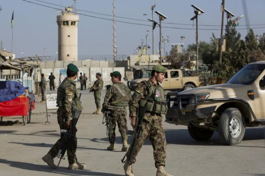 В Кабуле четверо военных пострадали при взрывах