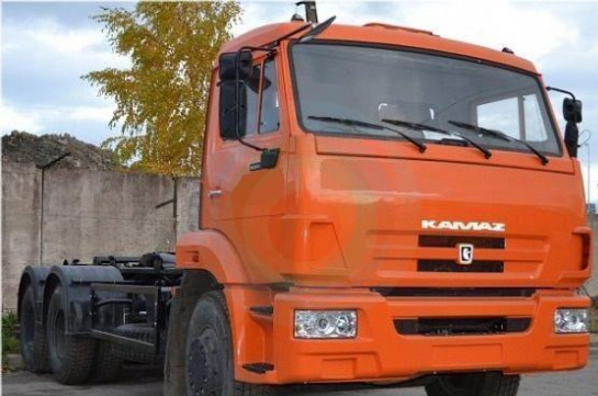 Alex & Holding company donates 3 KamAz trucks to Yerevan municipality