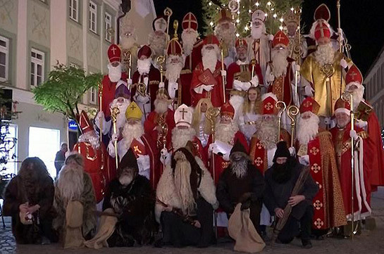 Самый большой съезд Дедов Морозов в мире (Видео)