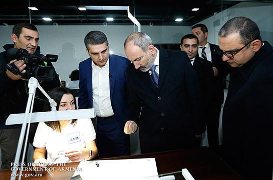 Премьер-министр присутствовал на церемонии открытия ювелирного завода