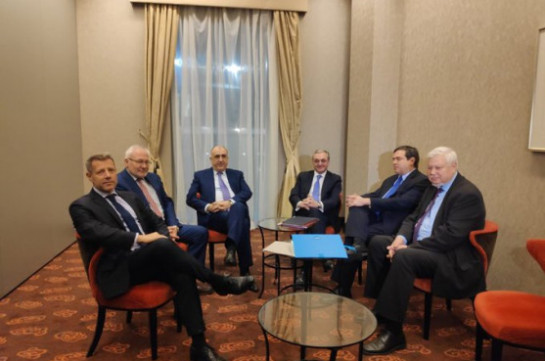 Armenian, Azerbaijani FMs meet in Bratislava