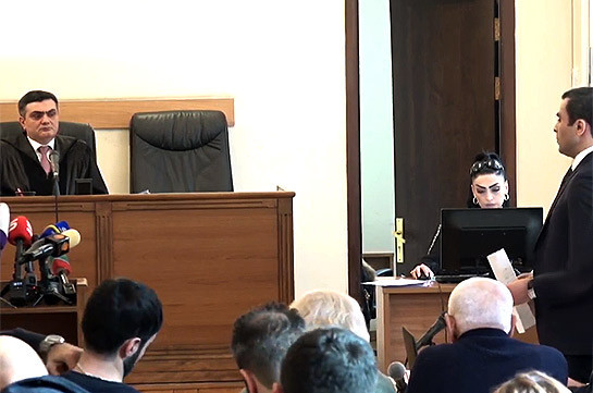 Суд удалился в совещательную комнату, решение по ходатайству прокуроров об отводе судьи Мхитаряна Папояна будет оглашено 9 декабря