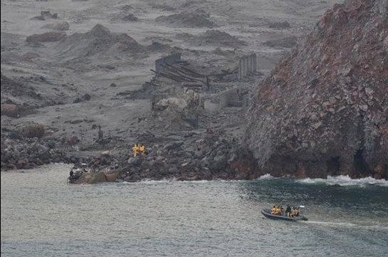 В Новой Зеландии спасатели обнаружили тела жертв извержения вулкана