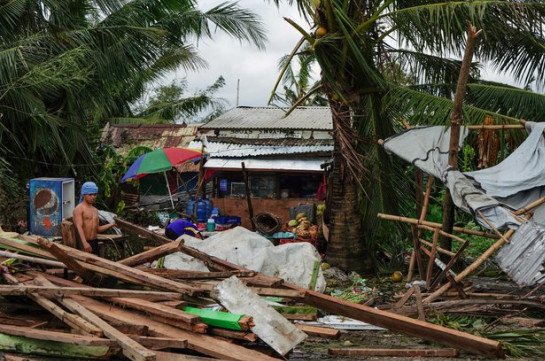 Typhoon Phanfone: Philippines counts cost of deadly storm