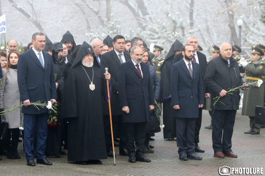 State officials pay tribute to the memory of victims of Baku pogroms (photos)