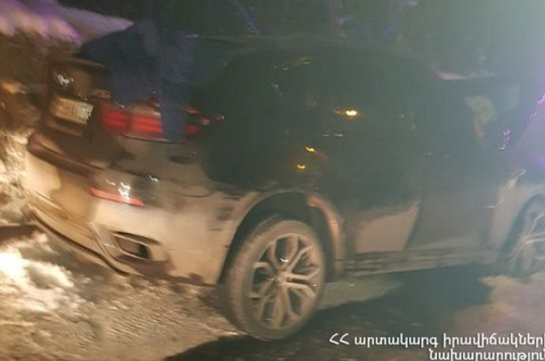 Հրազդանում «BMW X6»-ը դուրս է եկել երթևեկելի հատվածից և բախվել պատին. կան վիրավորներ