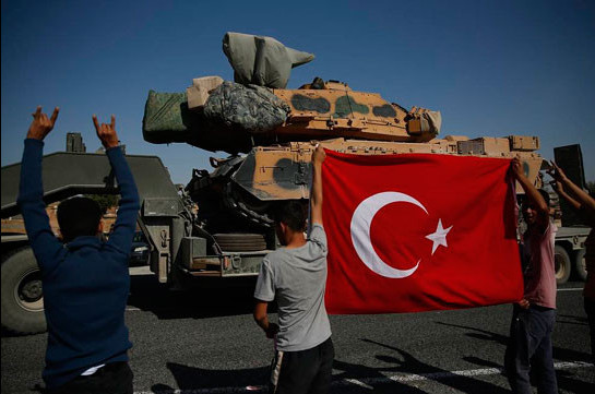 Турецкая военная колонна пересекла границу с Сирией и направляется на юг Идлиба