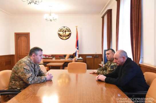 Президент Арцаха встретился с начальником Генштаба ВС Армении Артаком Давтяном
