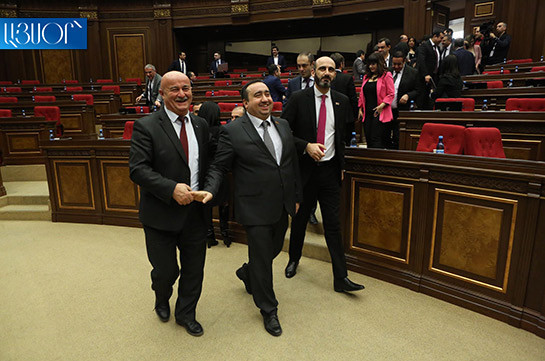 Законопроекты отозваны инициатором – Арарат Мирзоян о переносе внеочередного заседания парламента