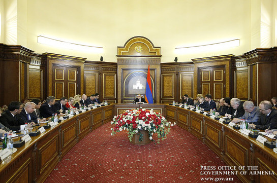 Armenia’s PM meets with OSCE diplomats, briefs on situation over Armenia’s CC