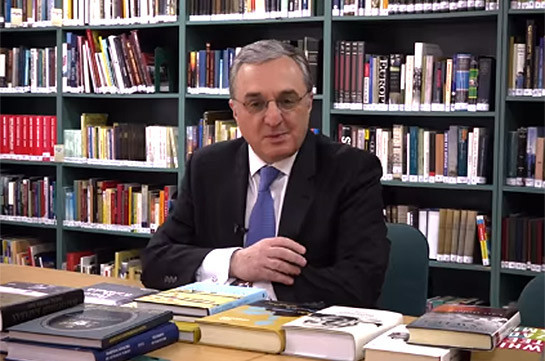 Зограб Мнацаканян присоединился к Дню дарения книг (Видео)